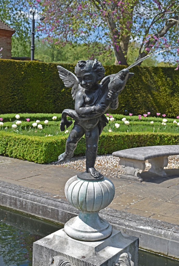 Cupid Fountain, Palace Garden